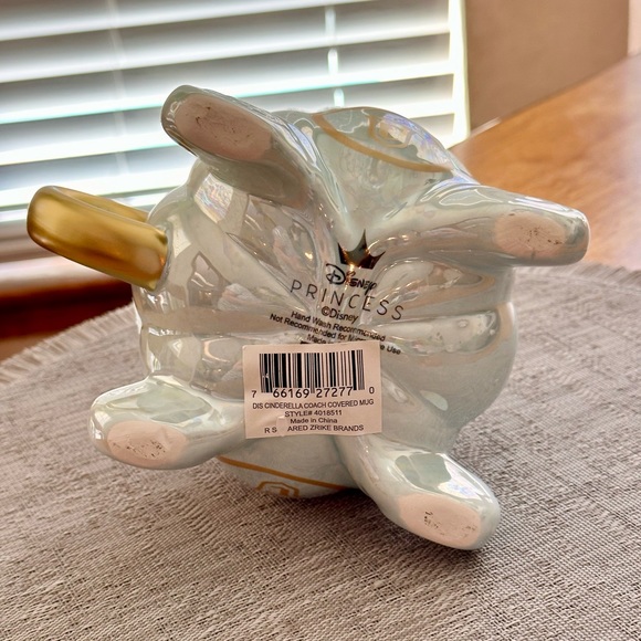 Disney Princess Cinderella Luminescent Carriage Shaped Ceramic Mug with Lid NEW! - Picture 4 of 6